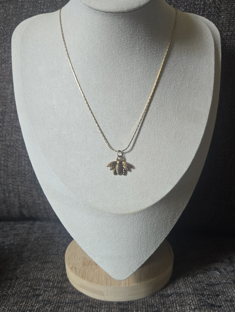 Vintage Gold Tone Bee Pendant Necklace- On A Box Chain